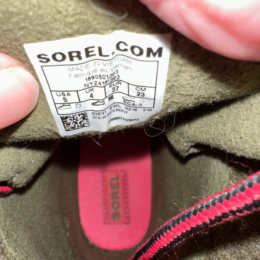 Pink and green Sorel Slimpack II boots, size 37 (women’s 6.5, big kids 4)